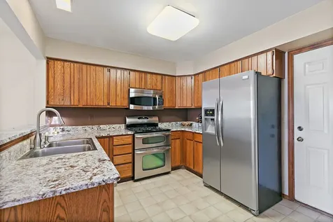 232 Sedgewick Circle St. Charles IL 60174