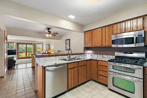 232 Sedgewick Circle St. Charles IL 60174