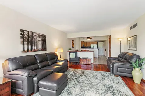 232 Sedgewick Circle St. Charles IL 60174