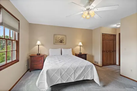 232 Sedgewick Circle St. Charles IL 60174