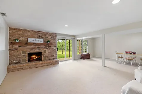 232 Sedgewick Circle St. Charles IL 60174