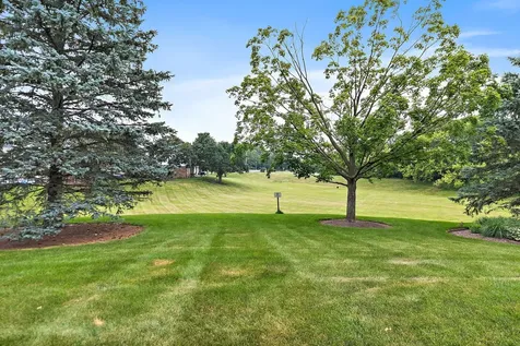 232 Sedgewick Circle St. Charles IL 60174