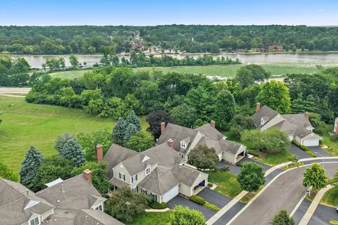 232 Sedgewick Circle St. Charles IL 60174