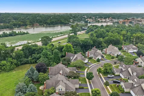 232 Sedgewick Circle St. Charles IL 60174