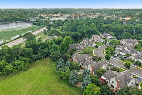 232 Sedgewick Circle St. Charles IL 60174