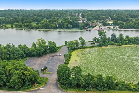 232 Sedgewick Circle St. Charles IL 60174
