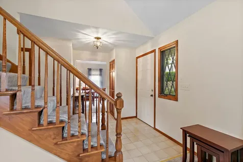 232 Sedgewick Circle St. Charles IL 60174