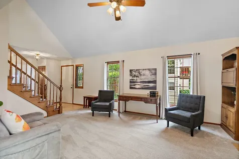 232 Sedgewick Circle St. Charles IL 60174
