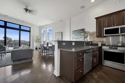 2522 West Chicago Avenue Chicago IL 60622