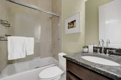 2522 West Chicago Avenue Chicago IL 60622