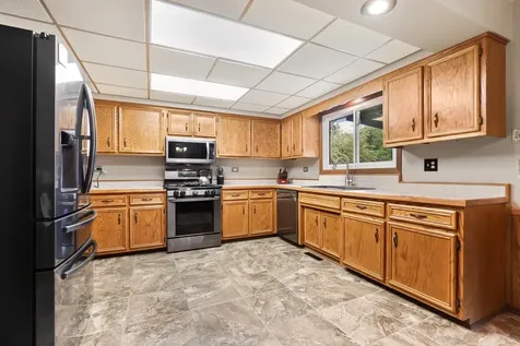 17042 Lockwood Avenue Oak Forest IL 60452