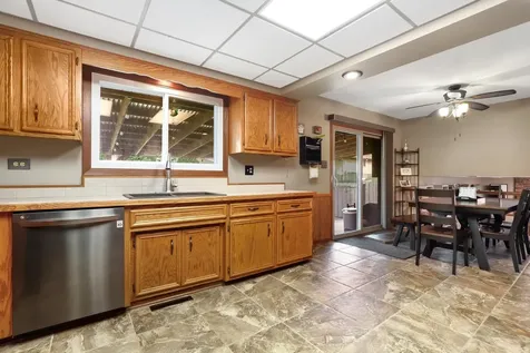17042 Lockwood Avenue Oak Forest IL 60452