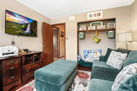 17042 Lockwood Avenue Oak Forest IL 60452