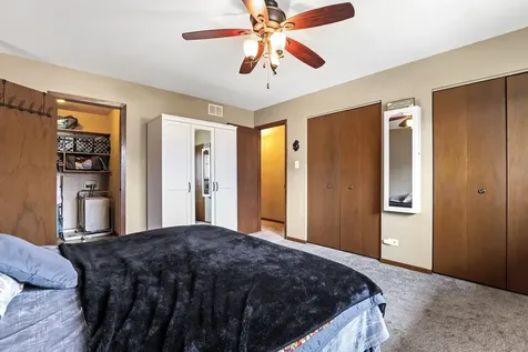 17042 Lockwood Avenue Oak Forest IL 60452