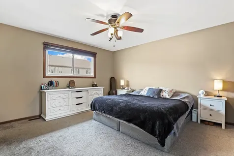 17042 Lockwood Avenue Oak Forest IL 60452