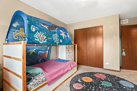 17042 Lockwood Avenue Oak Forest IL 60452