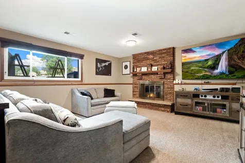 17042 Lockwood Avenue Oak Forest IL 60452
