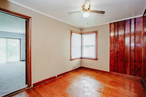 10113 Mclean Avenue Melrose Park IL 60164