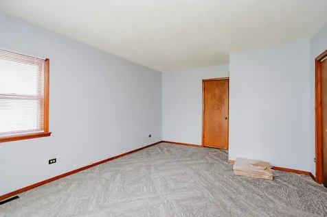 10113 Mclean Avenue Melrose Park IL 60164