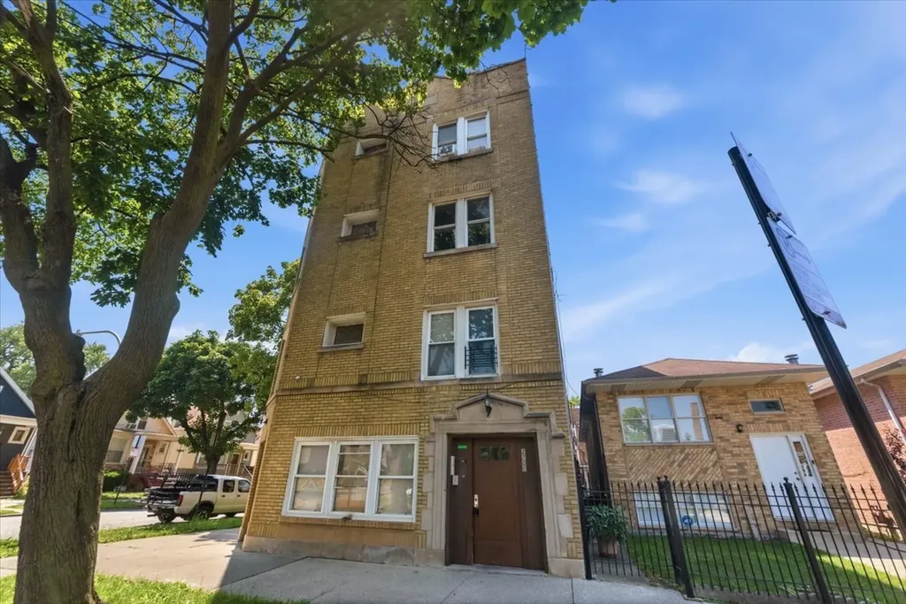 2200 North Knox Avenue Chicago IL 60639