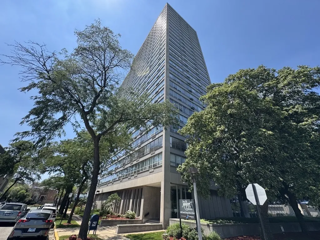 4800 South Chicago Beach Drive Chicago IL 60615