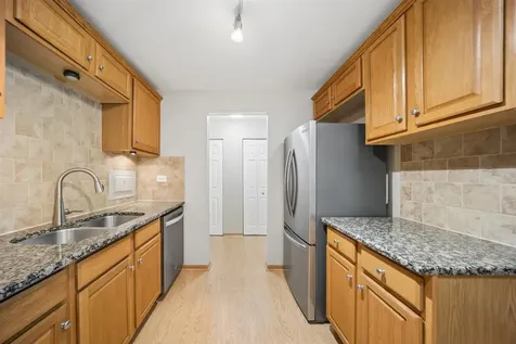 1405 East Central Road Arlington Heights IL 60005