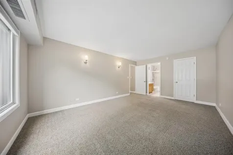 1405 East Central Road Arlington Heights IL 60005