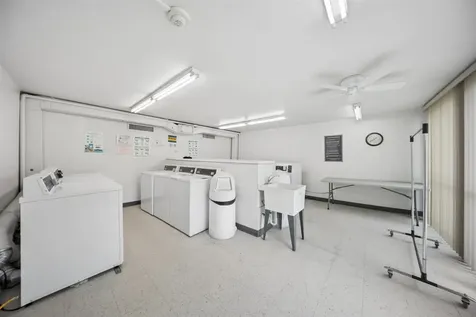 1405 East Central Road Arlington Heights IL 60005