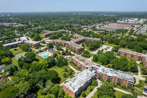 1405 East Central Road Arlington Heights IL 60005