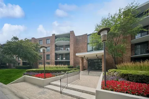 1405 East Central Road Arlington Heights IL 60005