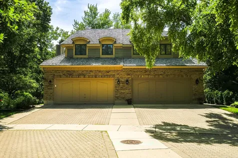640 Walnut Oaks Drive Roselle IL 60172