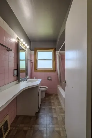 9308 South Troy Avenue Evergreen Park IL 60805