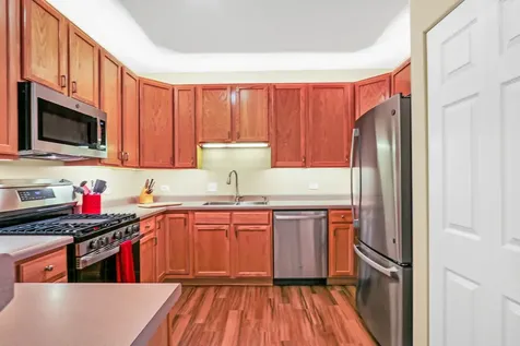 34451 North Old Walnut Circle Gurnee IL 60031