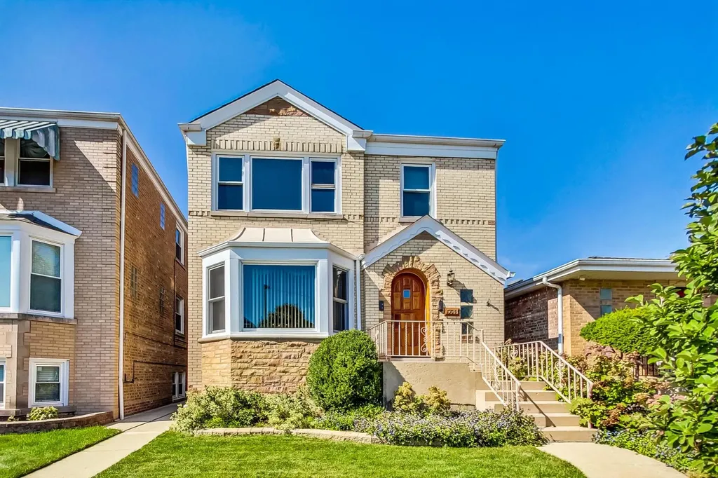 5644 North Meade Avenue Chicago IL 60646