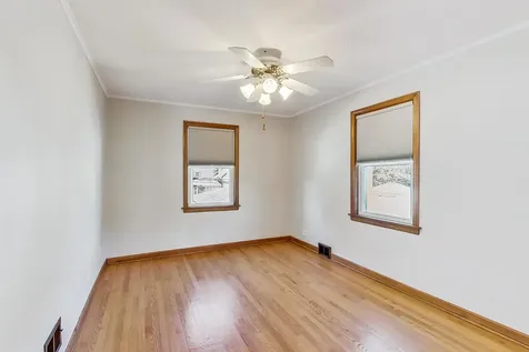 5644 North Meade Avenue Chicago IL 60646