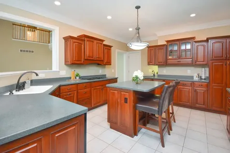 5 Weaver Court Bloomington IL 61704