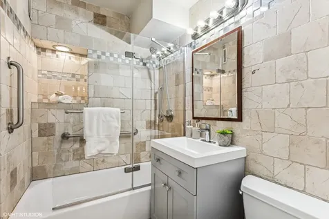 3420 North Lake Shore Drive Chicago IL 60657