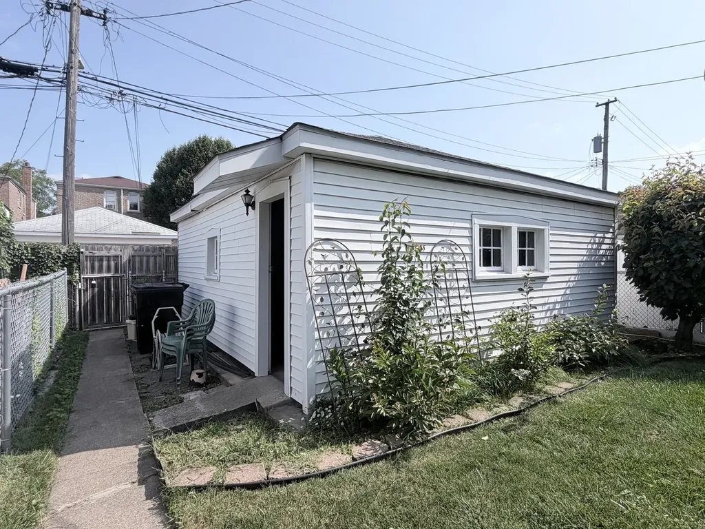 3916 West 59th Place Chicago IL 60629