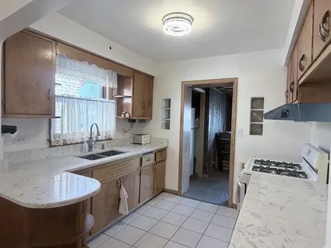 3916 West 59th Place Chicago IL 60629