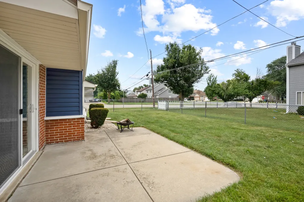1406 Glen Hill Drive Glendale Heights IL 60139