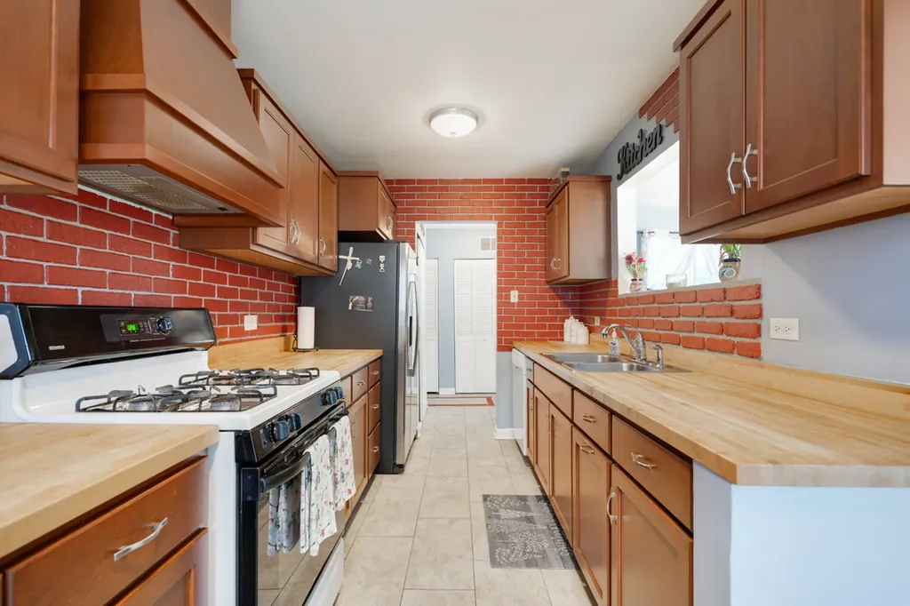 1406 Glen Hill Drive Glendale Heights IL 60139