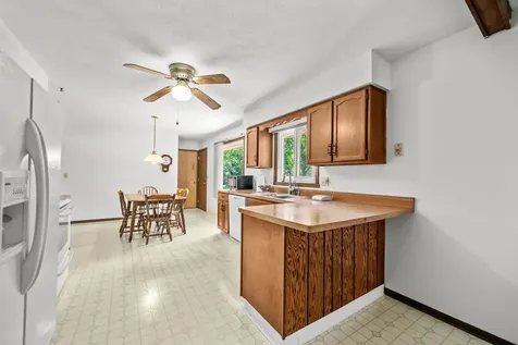 6851 Strong Box Circle Roscoe IL 61073