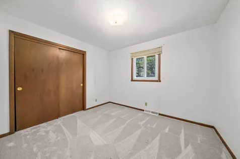 6851 Strong Box Circle Roscoe IL 61073