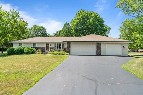 6851 Strong Box Circle Roscoe IL 61073