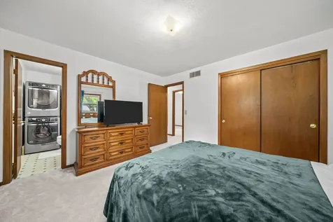 6851 Strong Box Circle Roscoe IL 61073