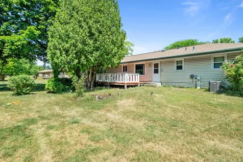 6851 Strong Box Circle Roscoe IL 61073