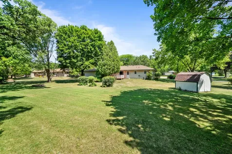 6851 Strong Box Circle Roscoe IL 61073