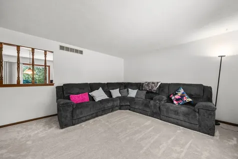 6851 Strong Box Circle Roscoe IL 61073