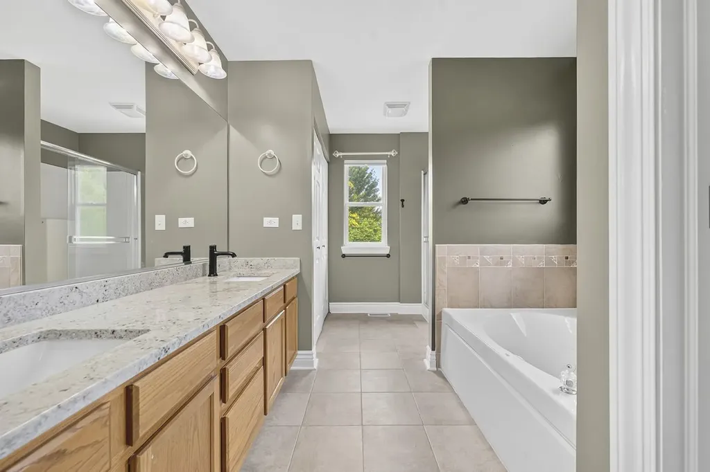 996 Timber Lake Drive Antioch IL 60002