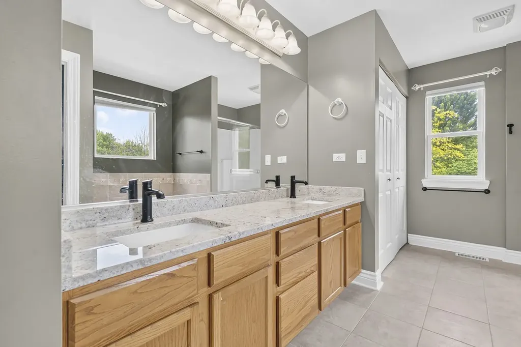 996 Timber Lake Drive Antioch IL 60002